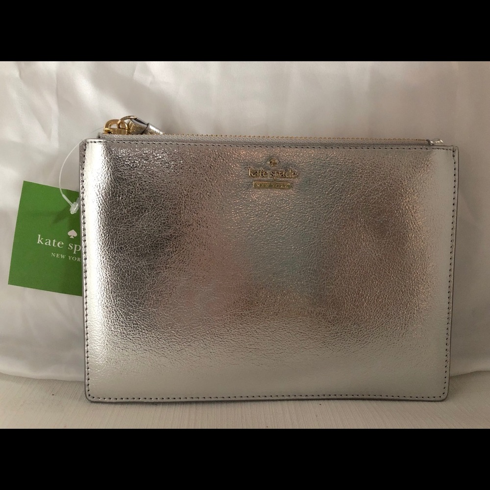 NWT Kate Spade Platinum Silver Wristlet💫